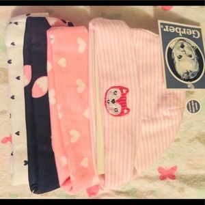 Gerber girls newborn baby caps 5-8lbs 17-21 inches